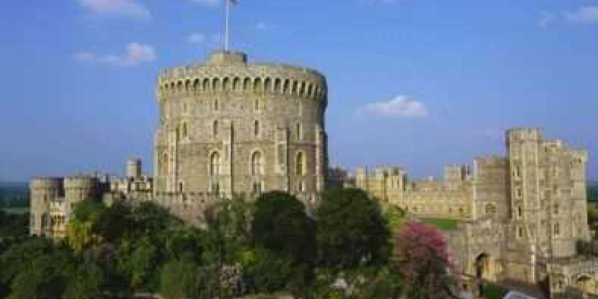 A Private View of Windsor Castle: A Royal Experience