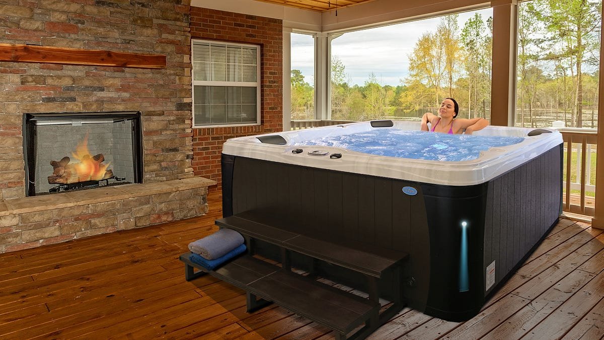 Finding Hot Tubs for Sale That Are Both Cheap and Good | by Palmetto Hot Tubs | Jul, 2024 | Medium