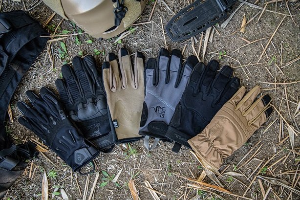 A Buying Guide to Field Gloves | Right Time To Buy