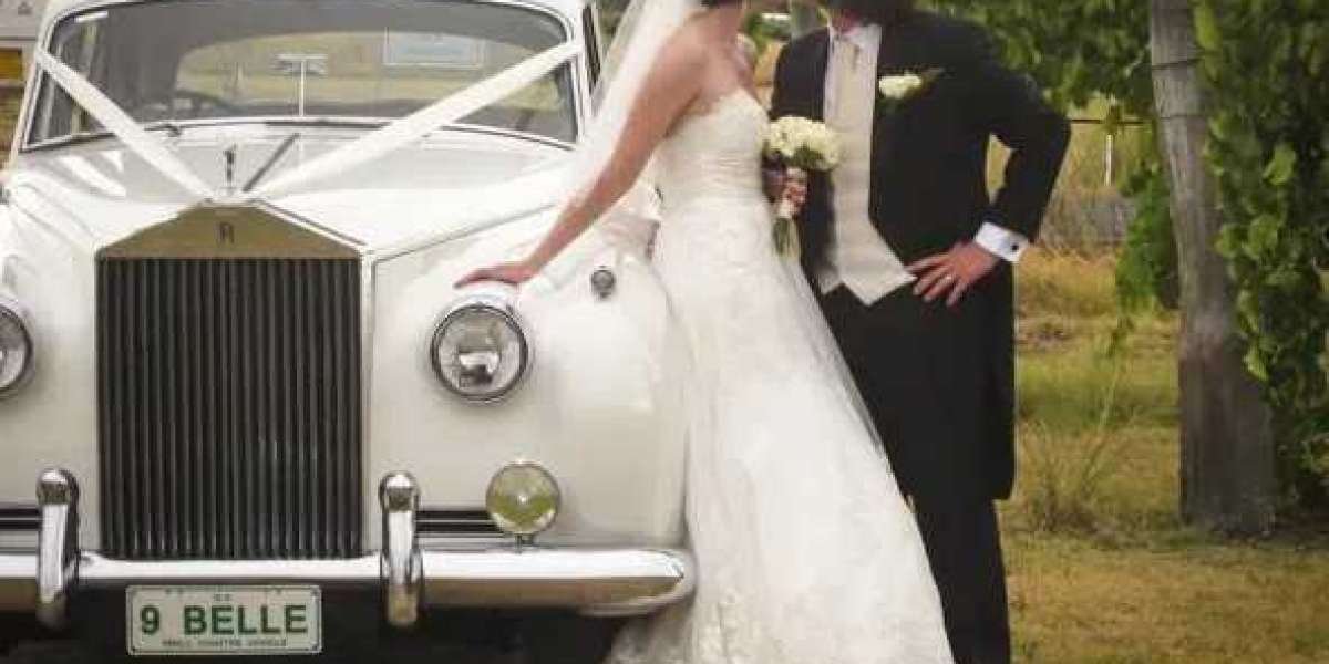 Hire Classic Wedding Cars and Limousines in Perth