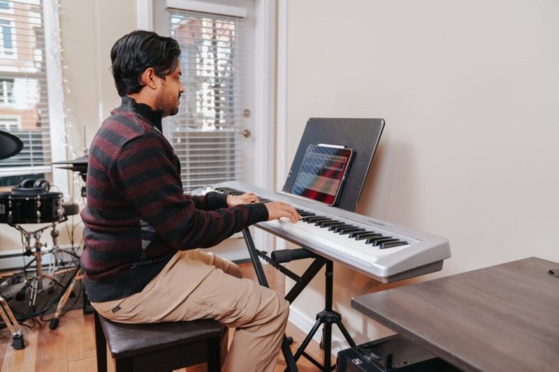 Perfect Performance: How to Choose a Keyboard Stand – Wandering Mind Laboratory