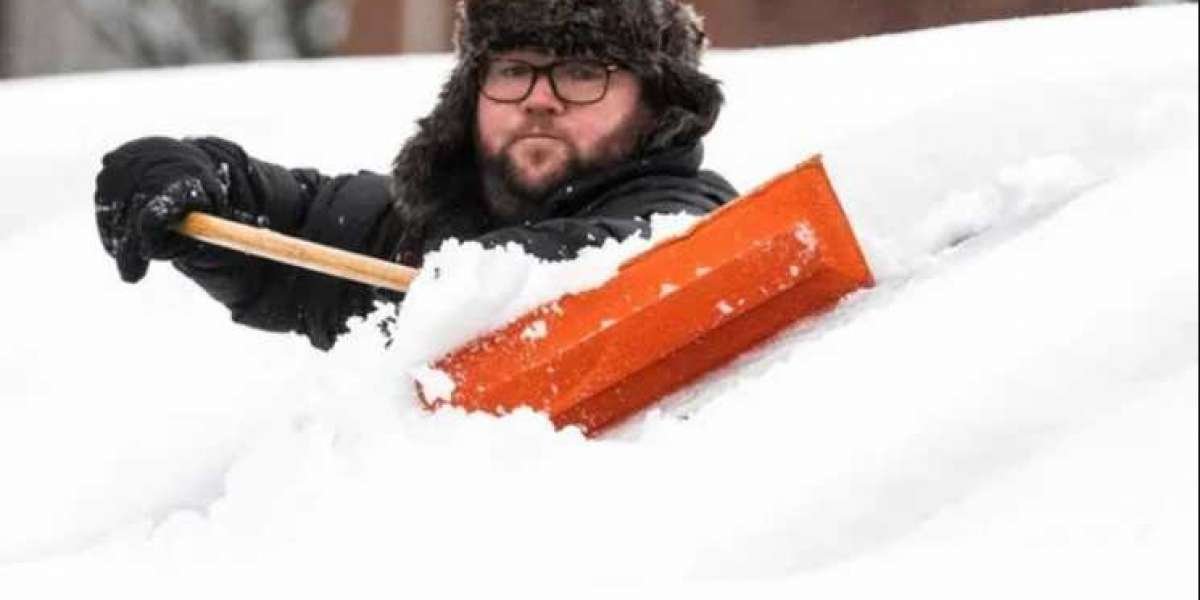 Keep Your Car Snow-Free This Winter with an Auto Snow Rake